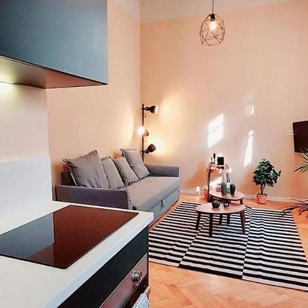 A+ Budapest Downtown Apartments Akacfa Budapeste Exterior foto